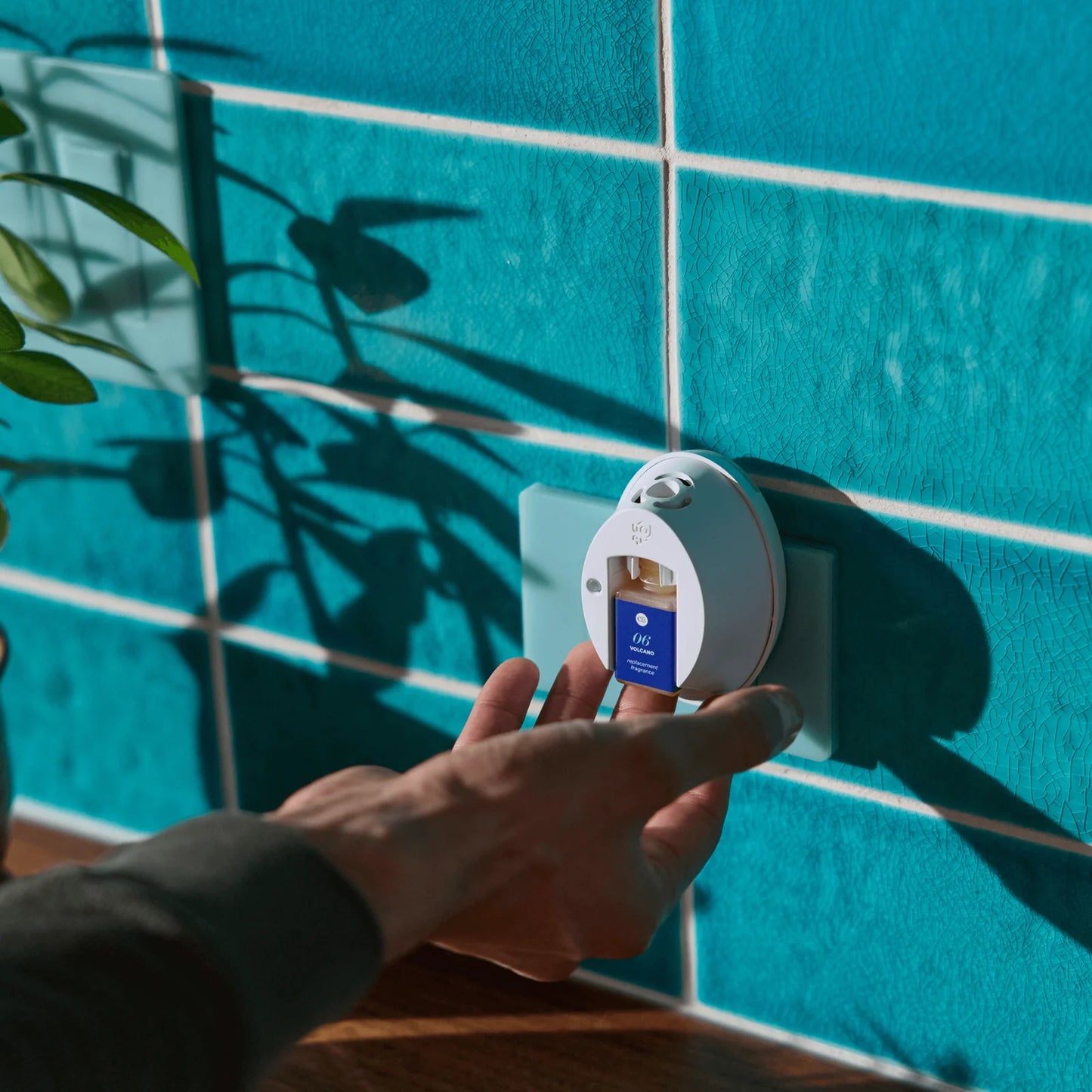 Pura Home Mini™ Smart home fragrance diffuser
