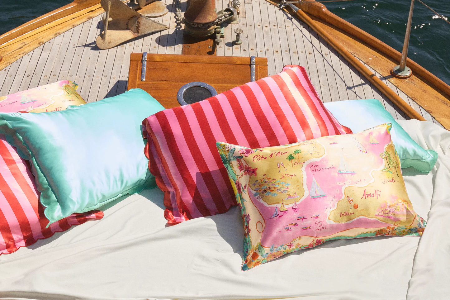 Sunshade Queen Zippered Pillowcase with Scalloped Edge