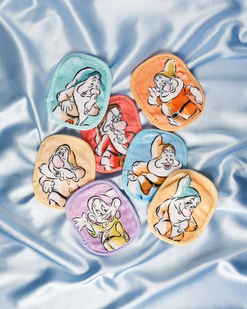 Snow White & The Seven Dwarfs 7-Day Gift Set © Disney