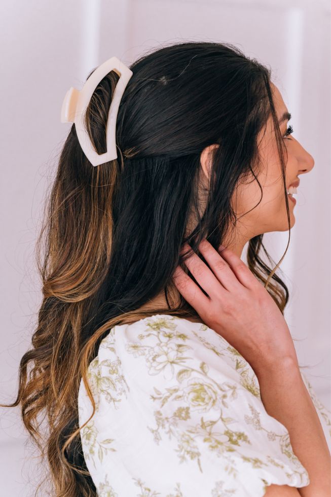 Open Medium Hair Clip