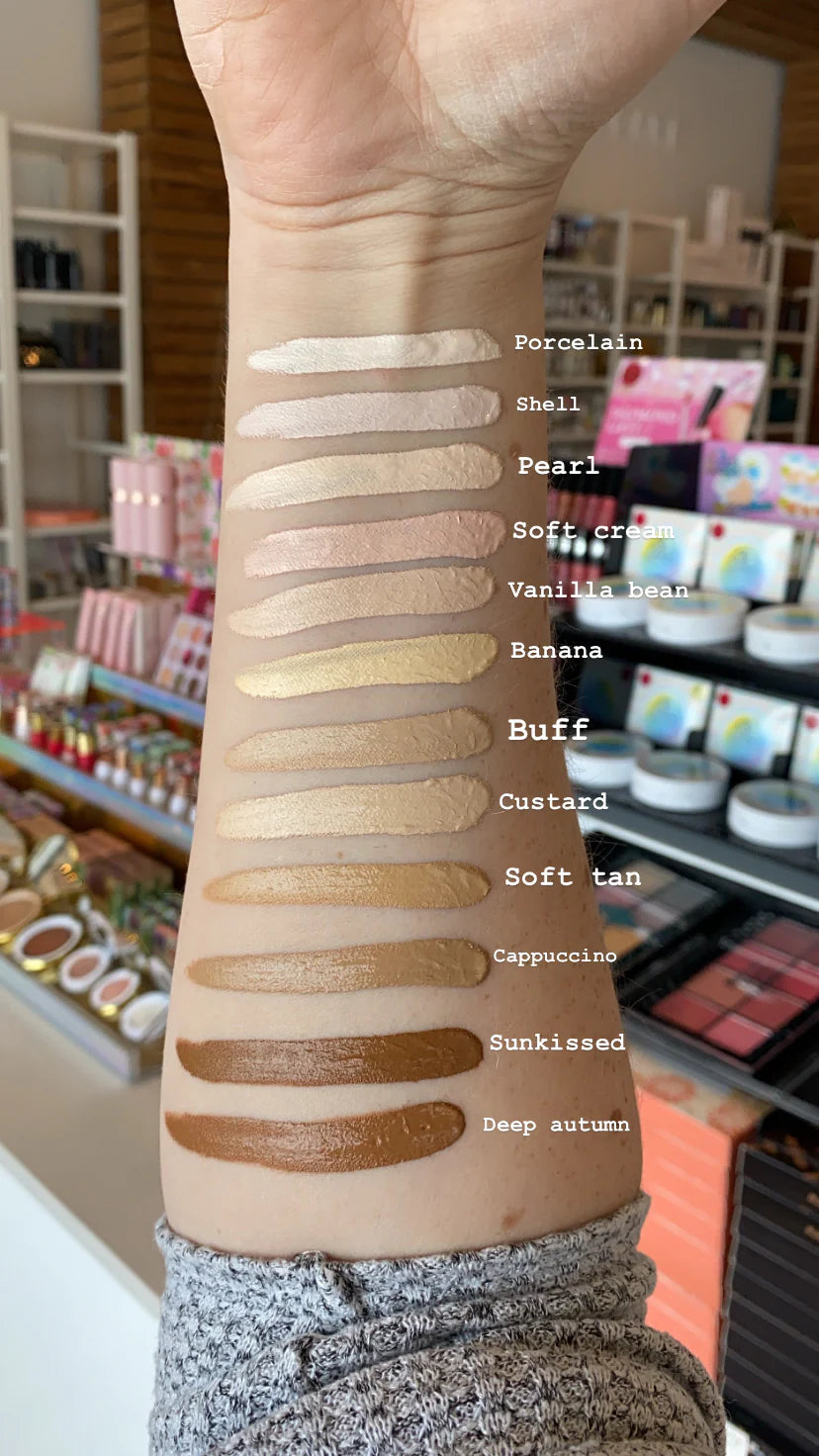 $125 Perk Item: J.Cat Banana Brightening Concealer