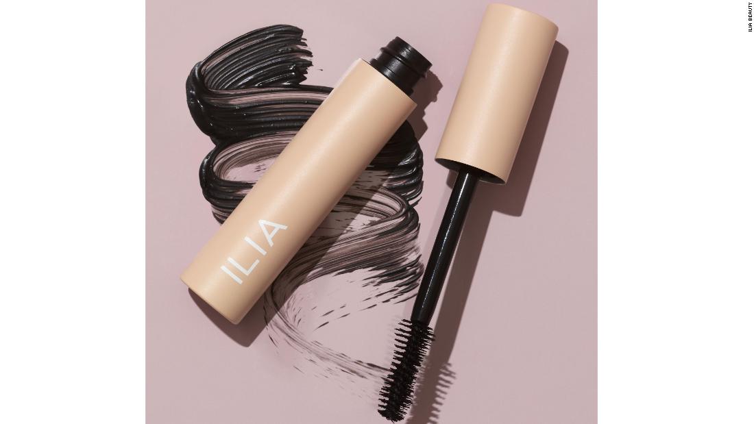 Fullest Volumizing Mascara