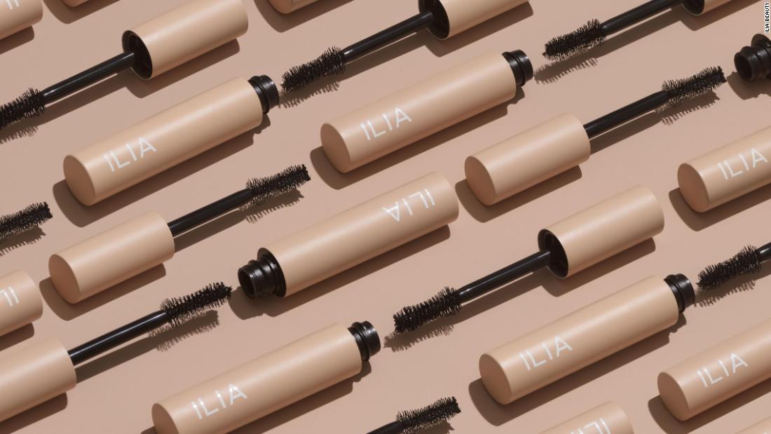 Fullest Volumizing Mascara