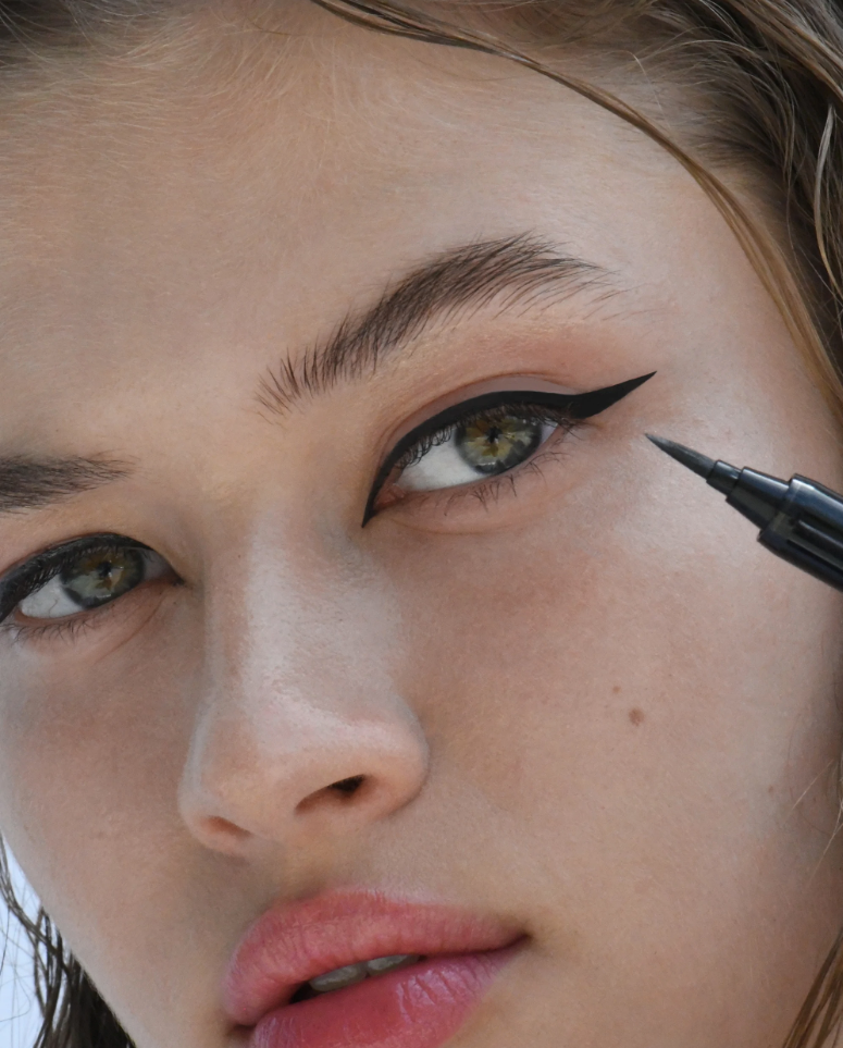 Fluid Touch Liquid Liner