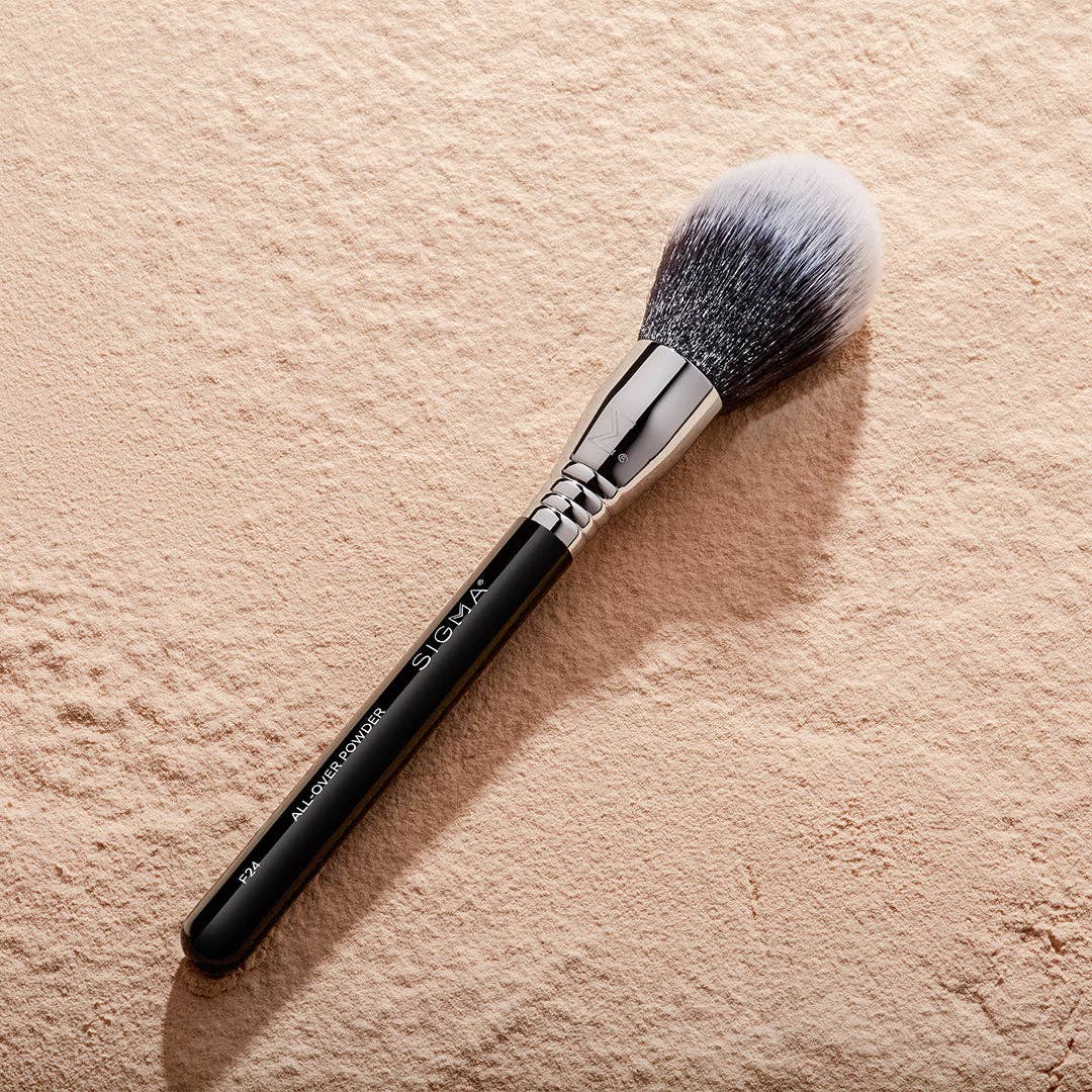 F24 All-Over Powder Brush - Cheek/Face Makeup Tool