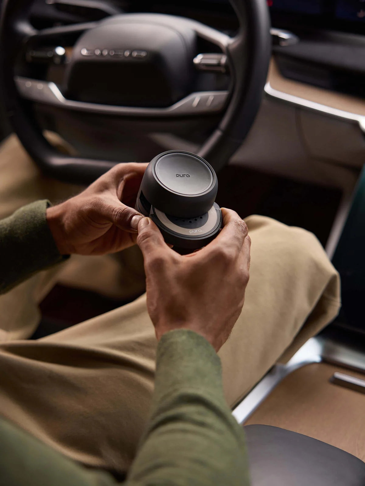 Pura Car Pro™ Smart fragrance diffuser